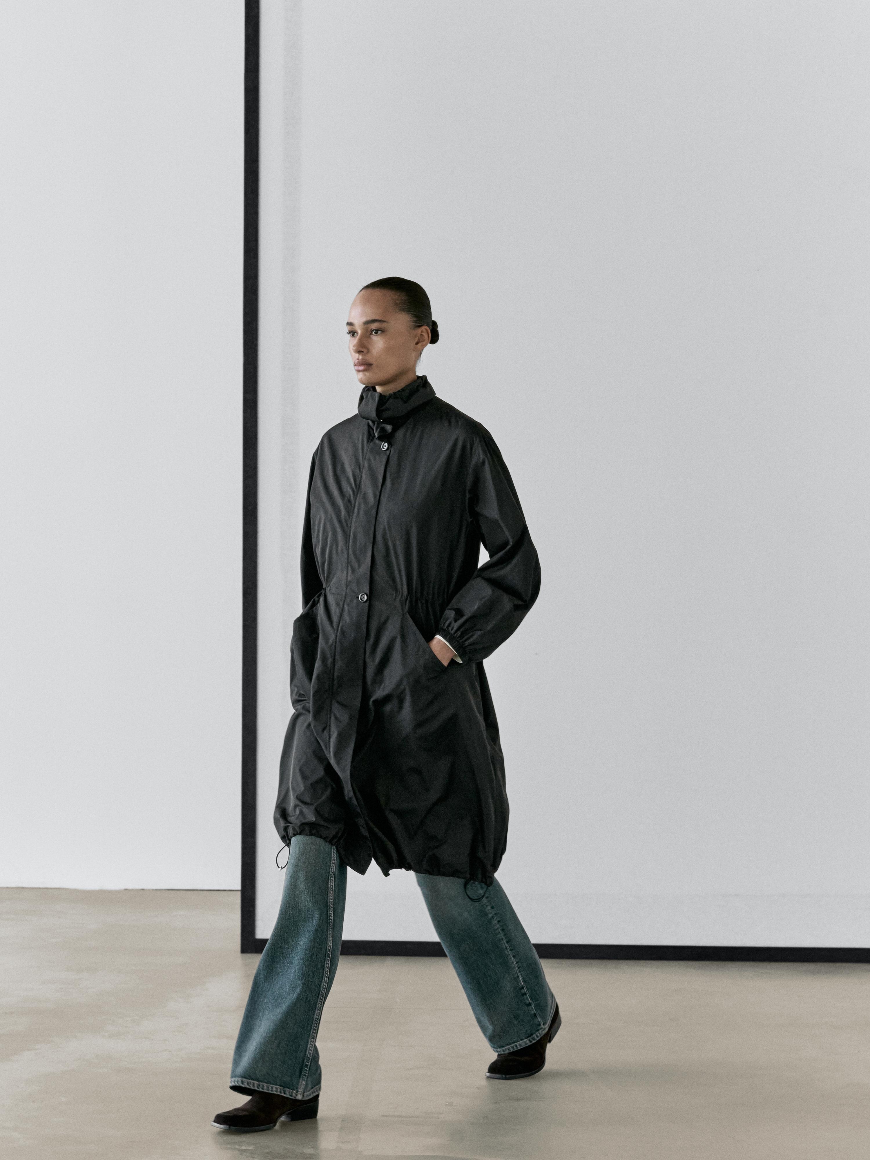 Water-repellent parka with detachable inner gilet